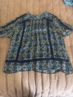 Navy Peacock Lace-Trim Short Sleeve Blouse